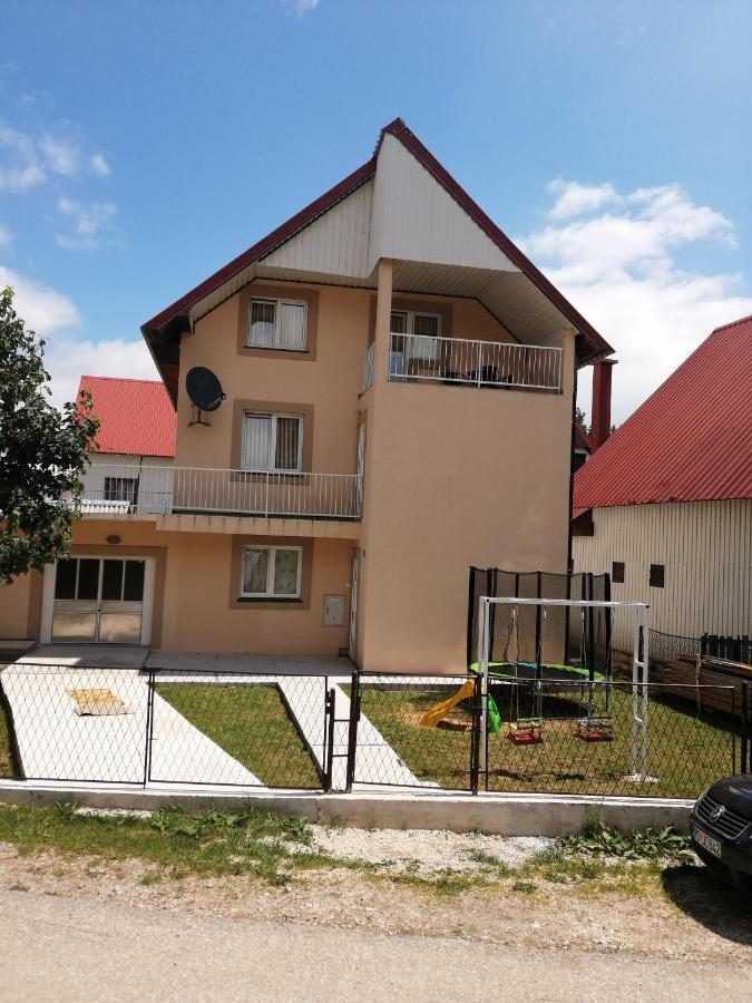 Snam Rooms&Apartment Žabljak Екстериор снимка